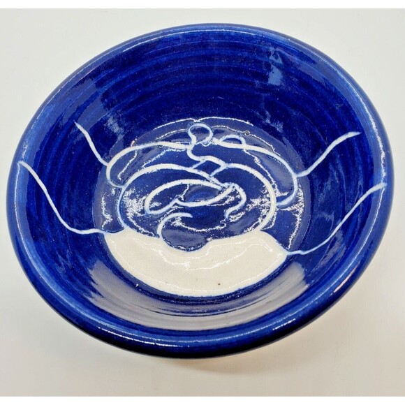 Cat Bowl Pottery Blue Glazed with Little Mice Running around in the Bottom - Picture 1 of 3